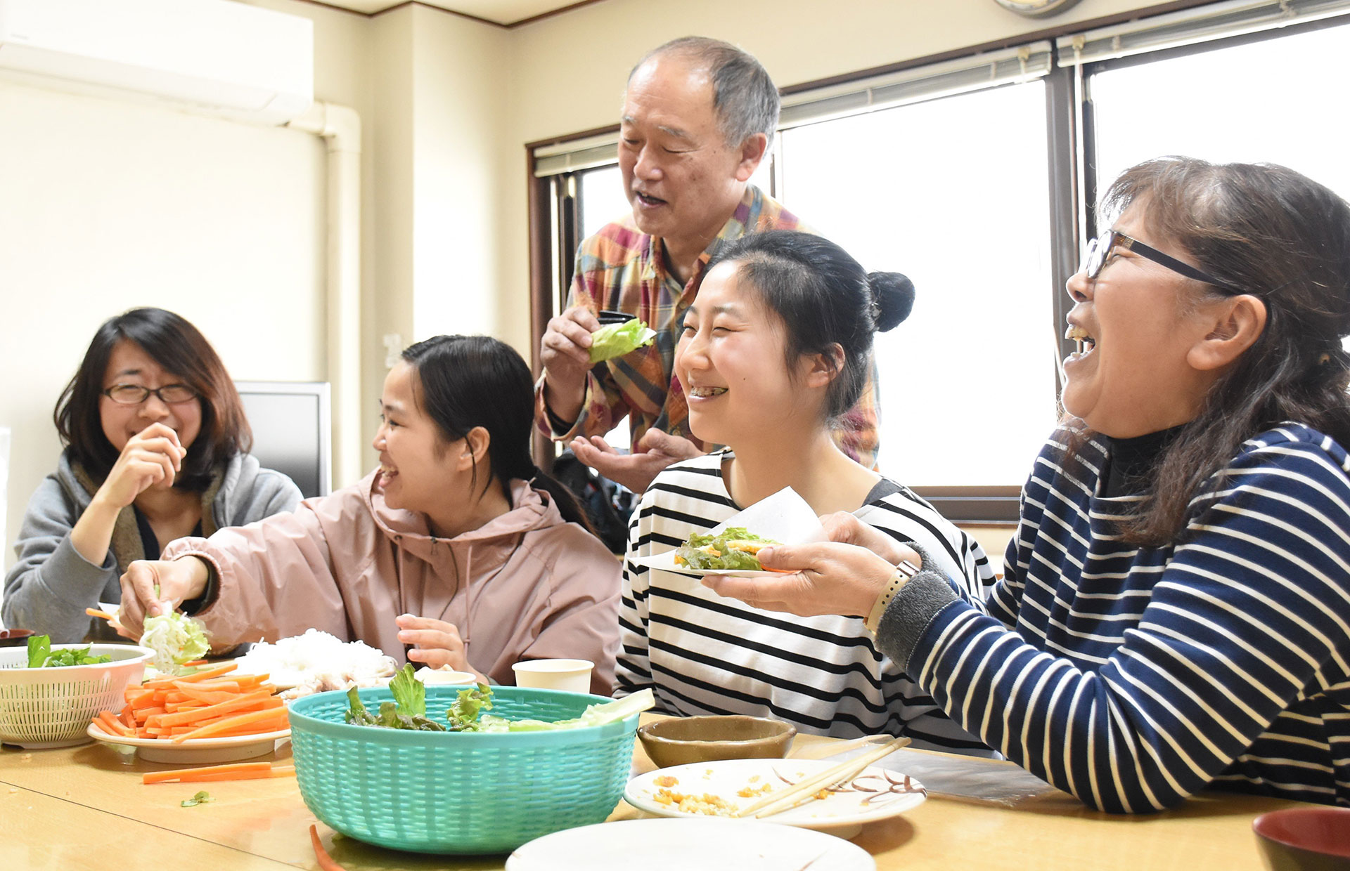 やどかり給付型奨学金プロジェクト